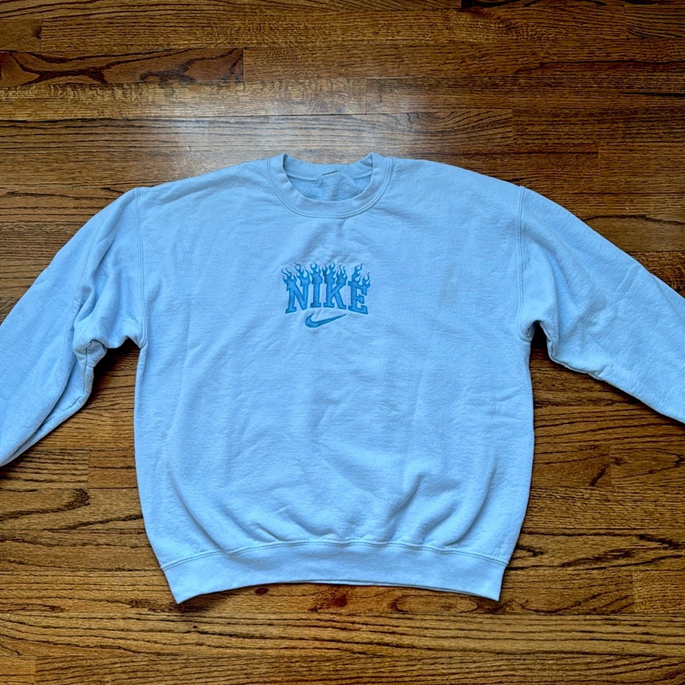 Nike embroidered crewneck, light blue